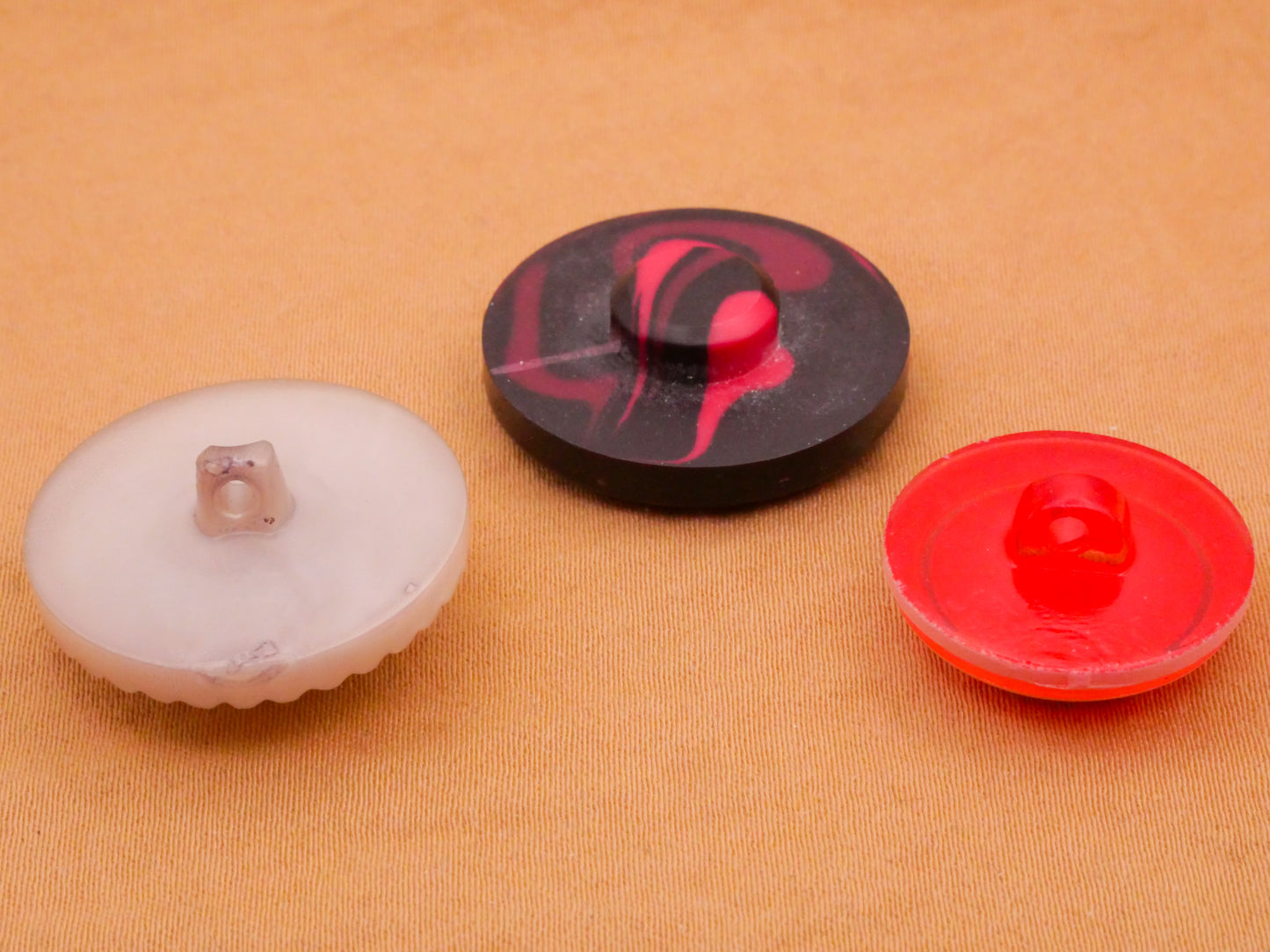 Vintage Plastic Pink Design Button Various 18-23mm