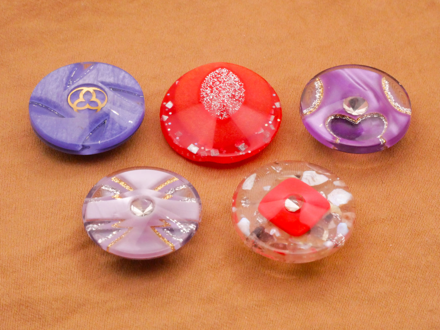 Sparkles Design Under Plastic Blue Purple or Coral Button Various 19-21mm
