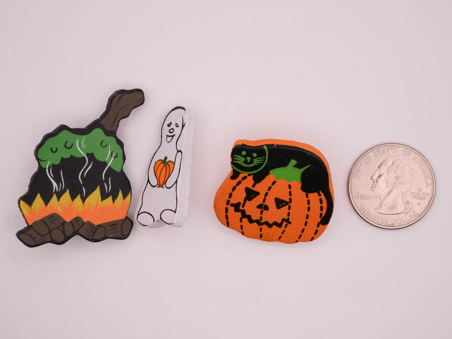 Halloween Cauldron Ghost or Jack-O-Lantern Wood Button Various 18-42mm