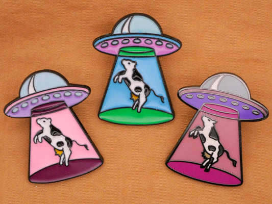 UFO Alien Abduction Cow Enamel Metal Button Various 23x30mm