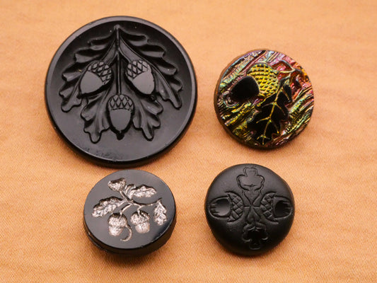 Acorn Oak Leaf Black Glass Button Various 16-27mm