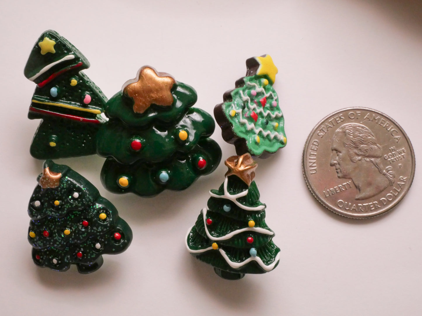 Christmas Tree Decor Glitter Plastic Assorted Set of Five Buttons 20-27mm