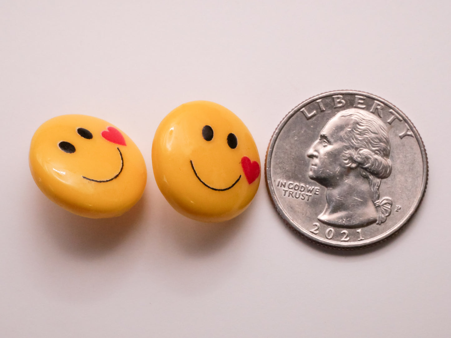 Smiley Face Heart Cheek Plastic Pair of Buttons 18mm
