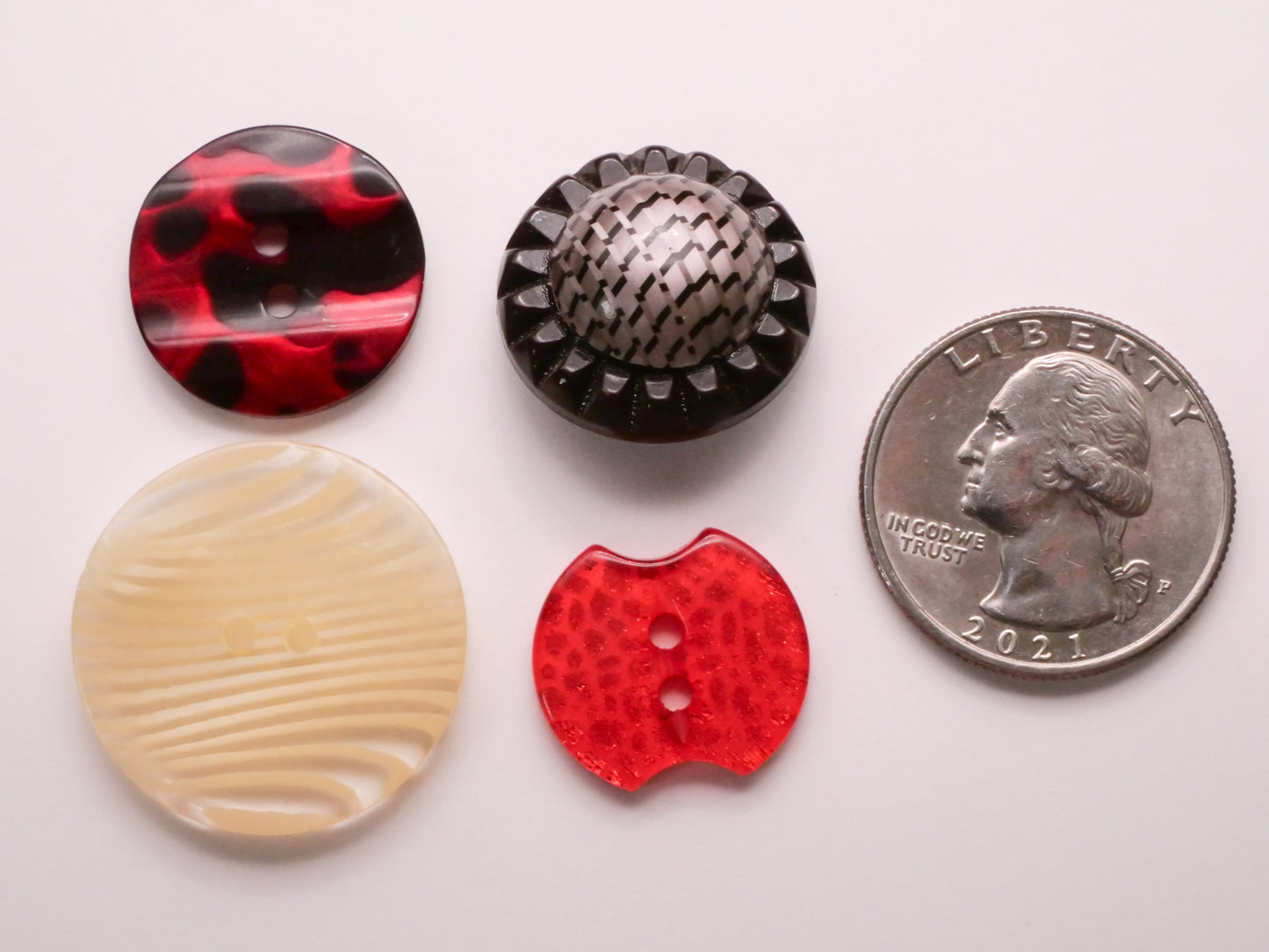 Animal Print Look Design in Plastic Vintage Button Various 16-25mm