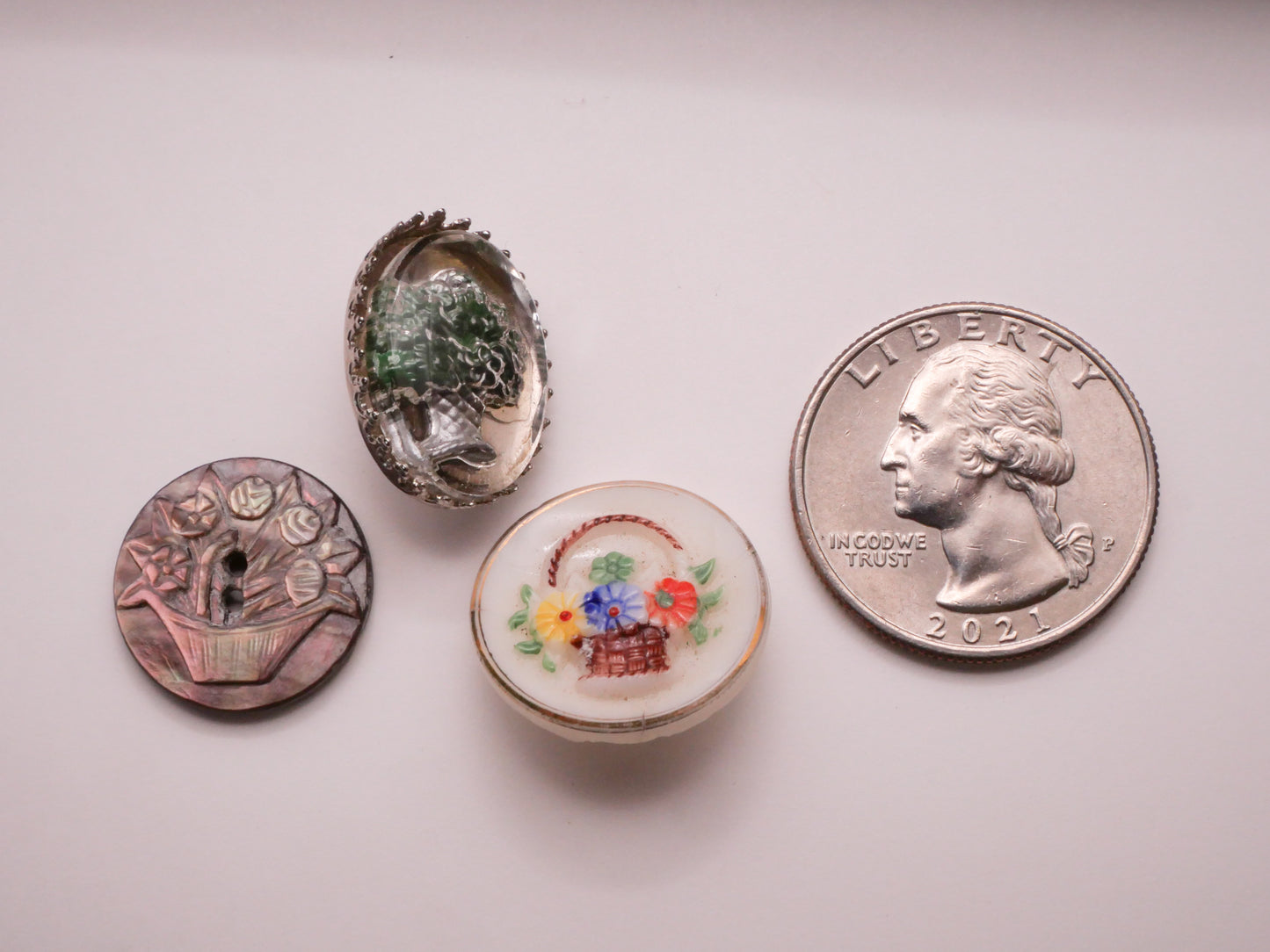 Flower Basket Easter Button Various 15-19mm