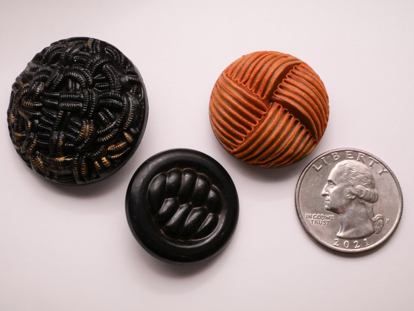 Knit Yarn Look Vintage Plastic Button Various 26-34mm