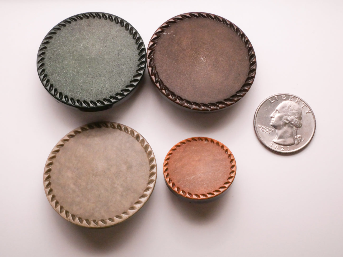 Rope Edge Vintage Plastic Button Various 27-43mm