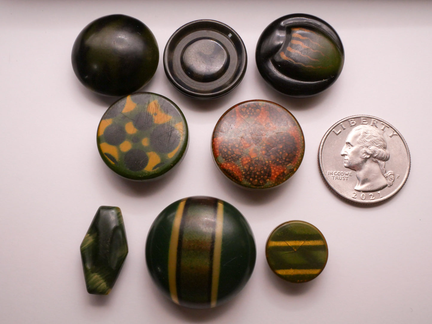 Green Design Celluloid Early Plastic Button Various 12-28mm