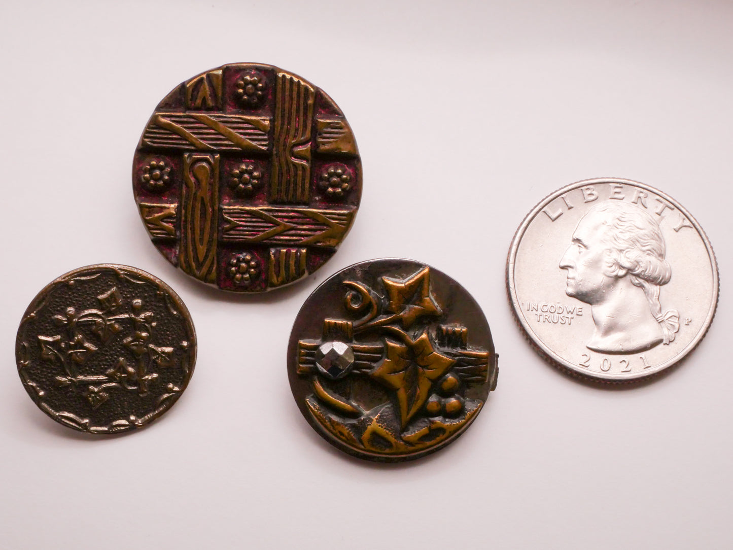 Fence Wood Foliage or Flowers Metal Button Various 20-26mm