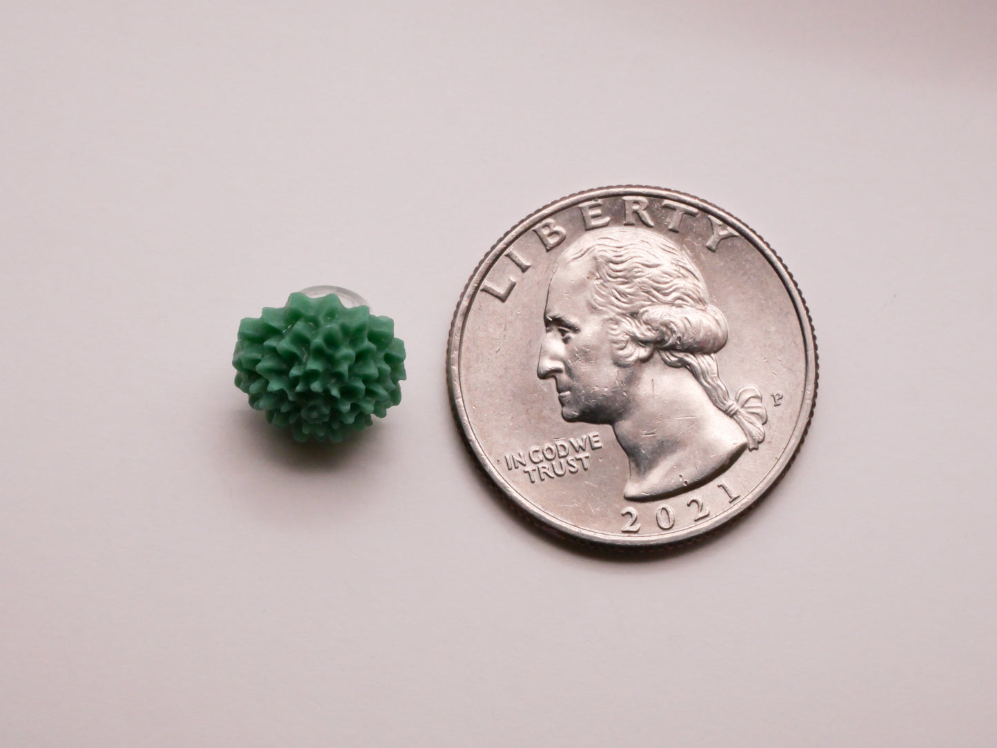 Intricate Flower Green Resin Plastic Button 11mm