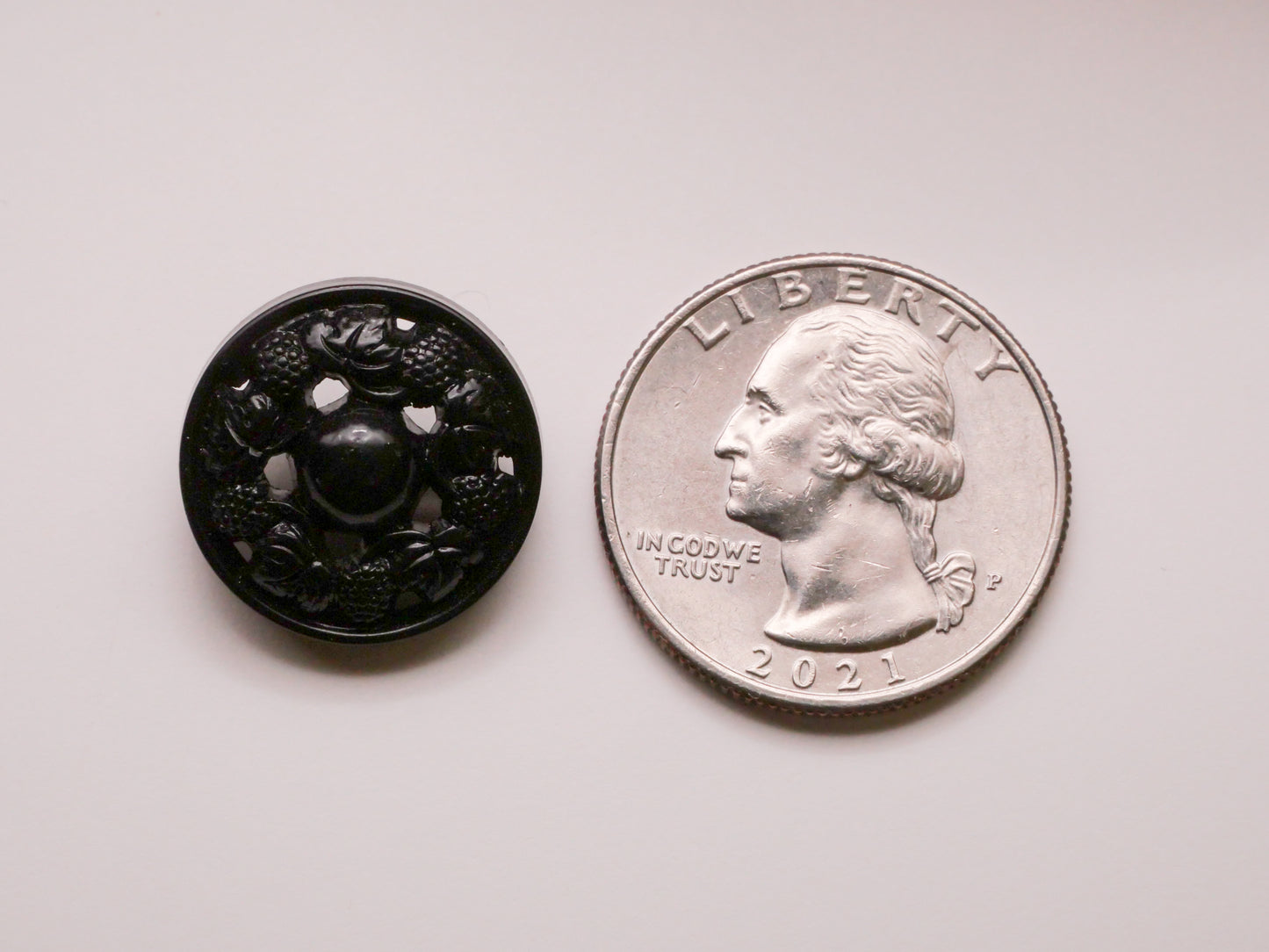 Berries Leaves Wreath Navy Blue Plastic Button 19mm
