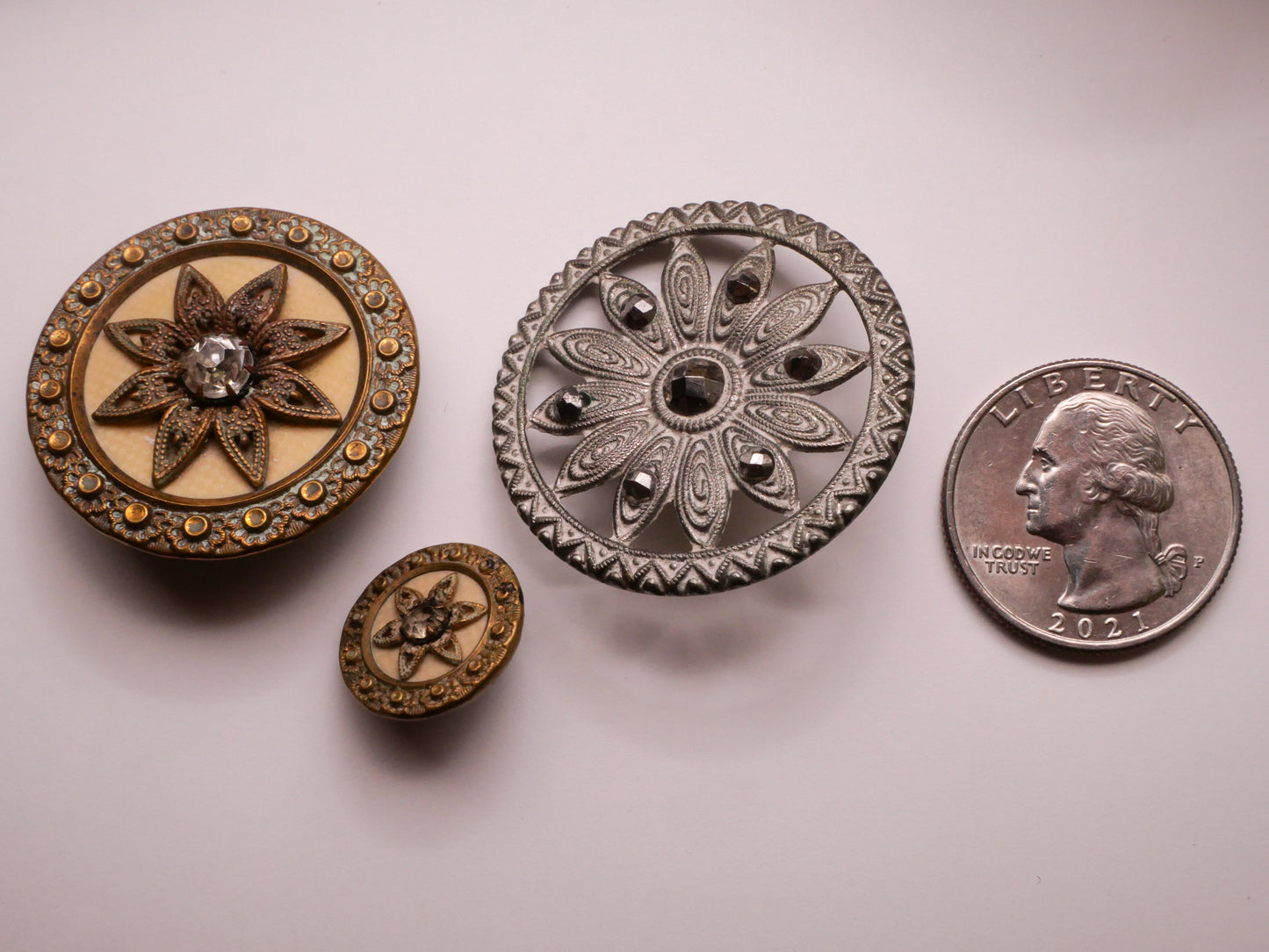 Starburst Flower Victorian Metal Button Various 16-34mm