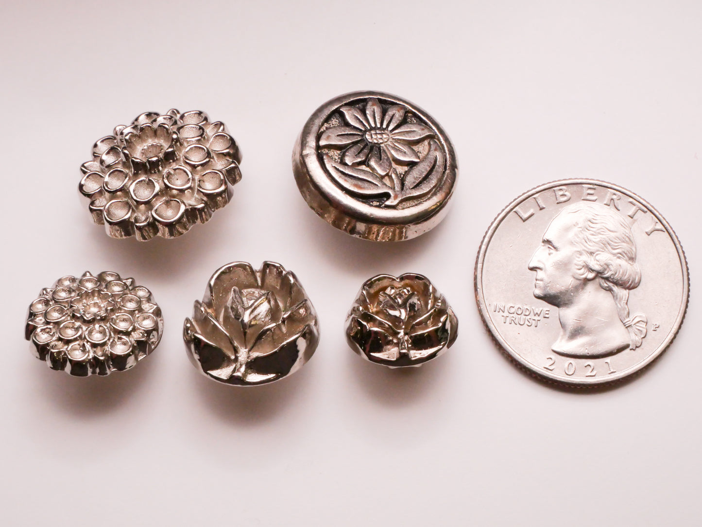 Flower Species Metallized Silver Plastic Button Various 14-19mm