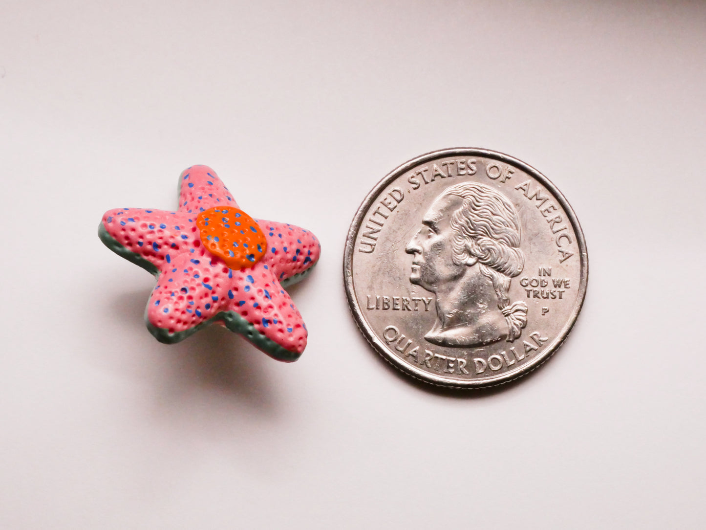 Star Starfish Spotted Pink Plastic Button 22x23mm