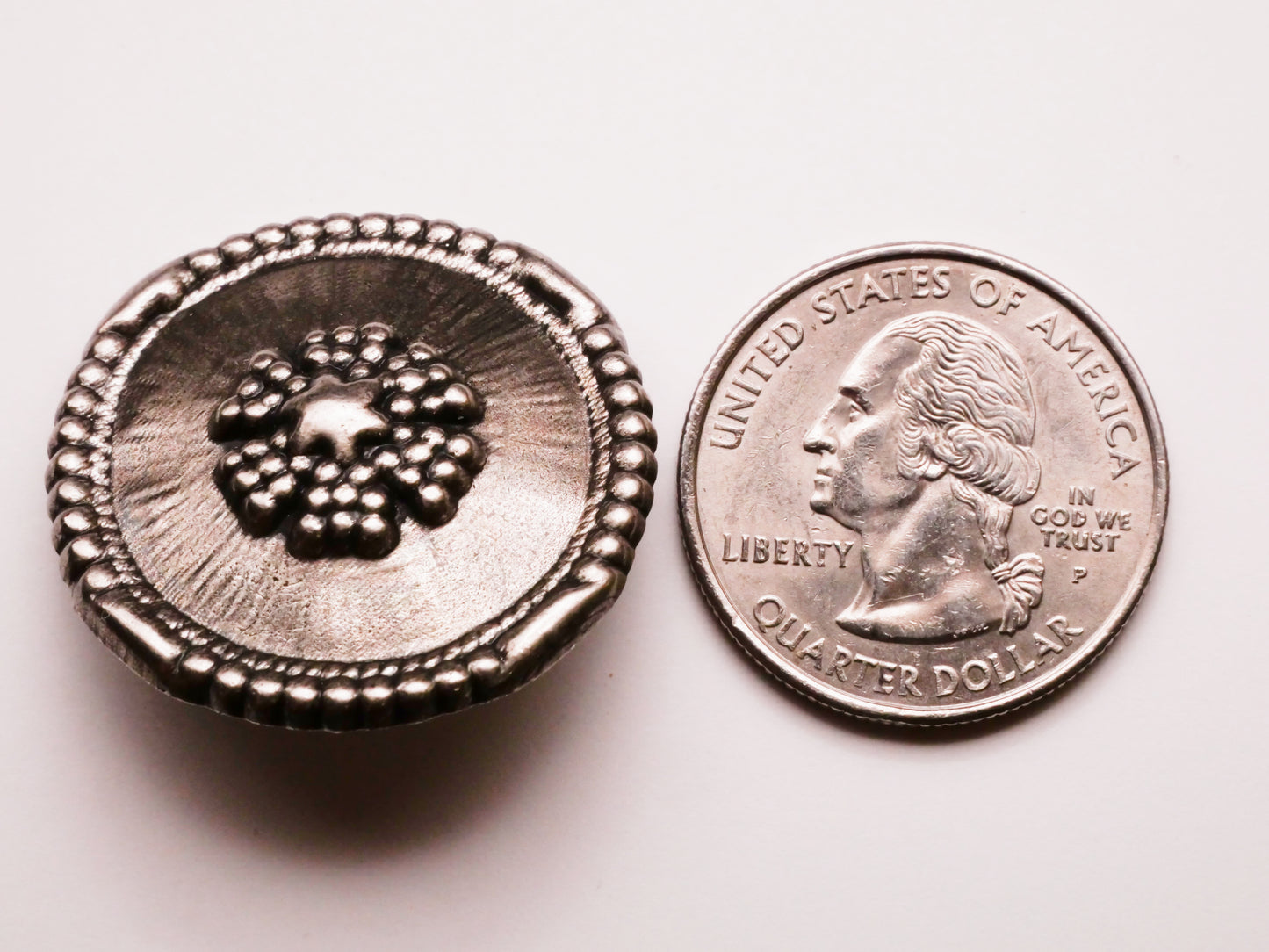 Star Center Shield Look Silver Metal Button 30mm