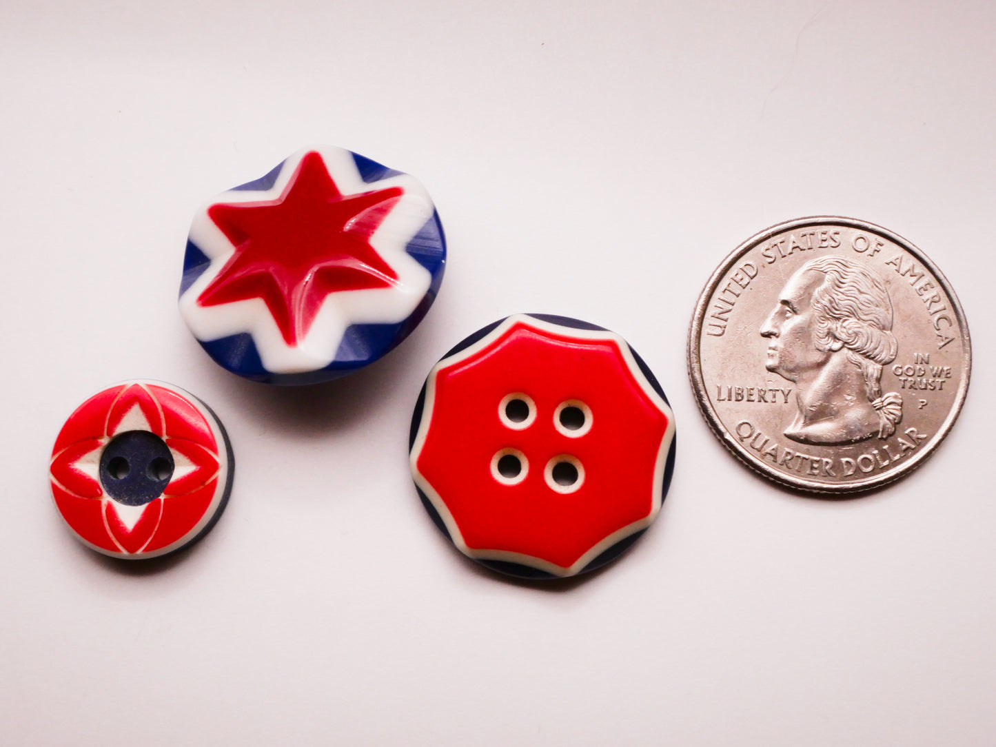Firework Star Design Red White Blue Laminated Vintage Plastic Button Various 15-23mm