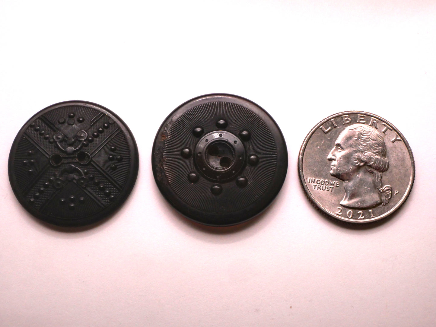 Shield Look Composition Button Various 27-28mm