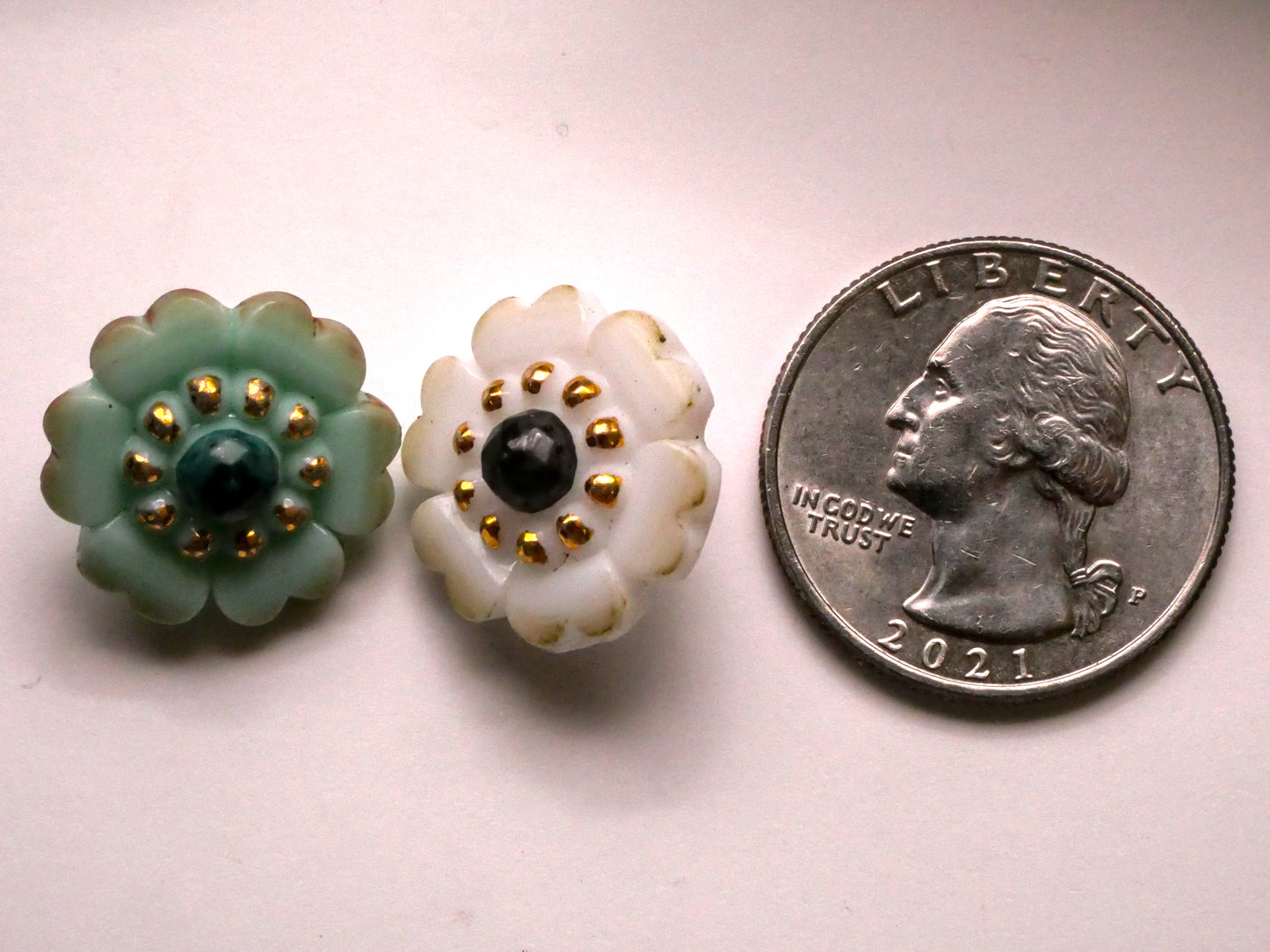 Flower Scallop Edge Mint or White Vintage Glass Button Various 18mm