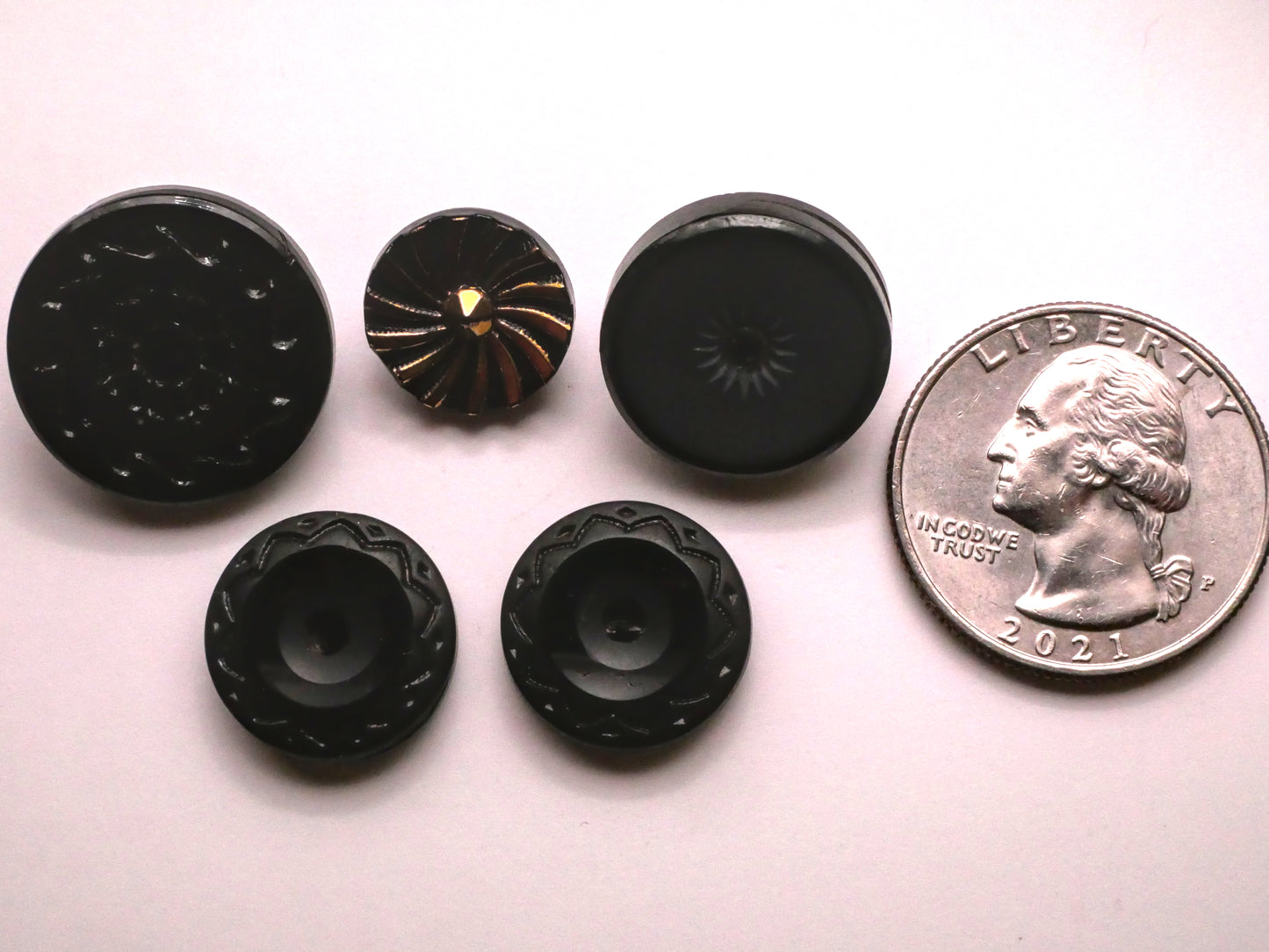Sun Design Black Glass Button Various 13-20mm