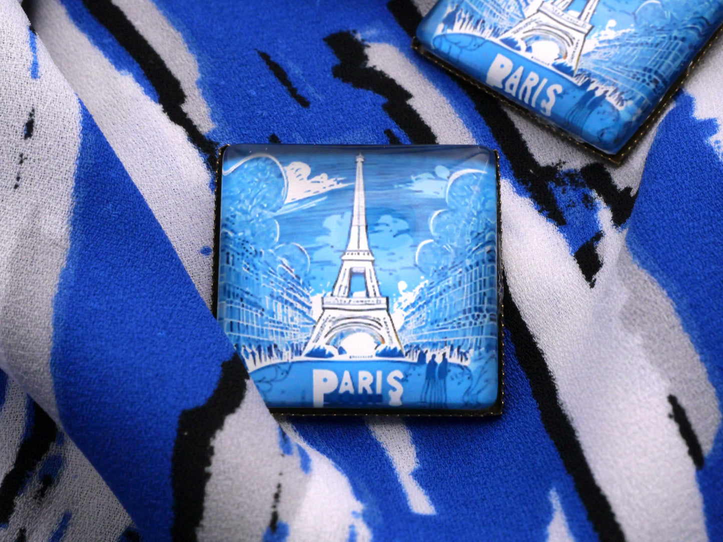 Paris Square Glass Metal Frame Button 26mm