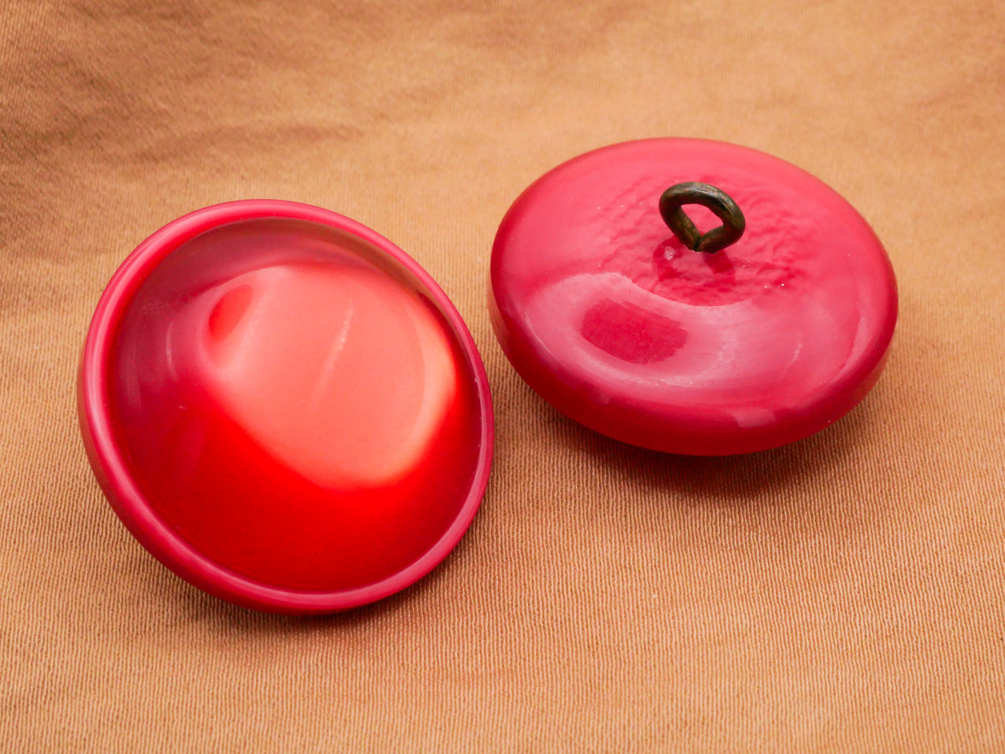 Red Pearlized Translucent Dome Vintage Button 27mm