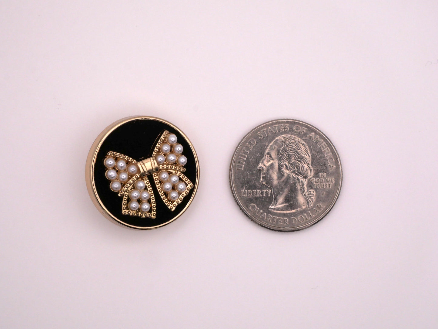 Pearl Bow Gold Metal Button with Black Velvet 24mm