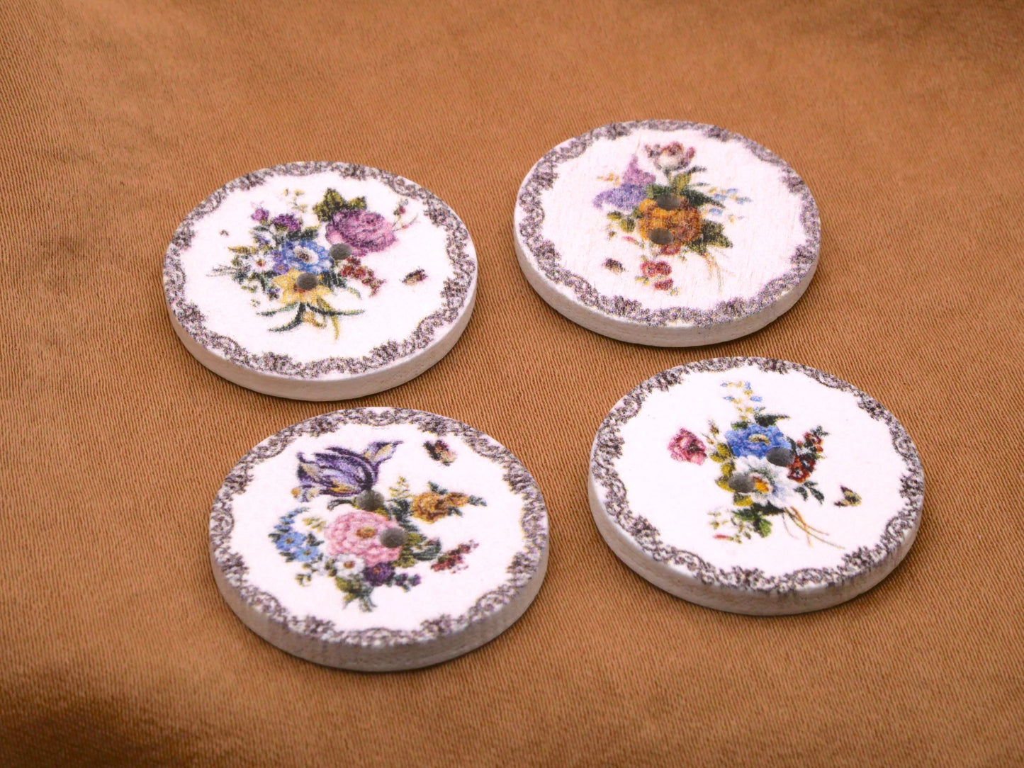 Flower Floral Spring Bouquet Set of Four White Wood Sew-Thru Buttons 25mm