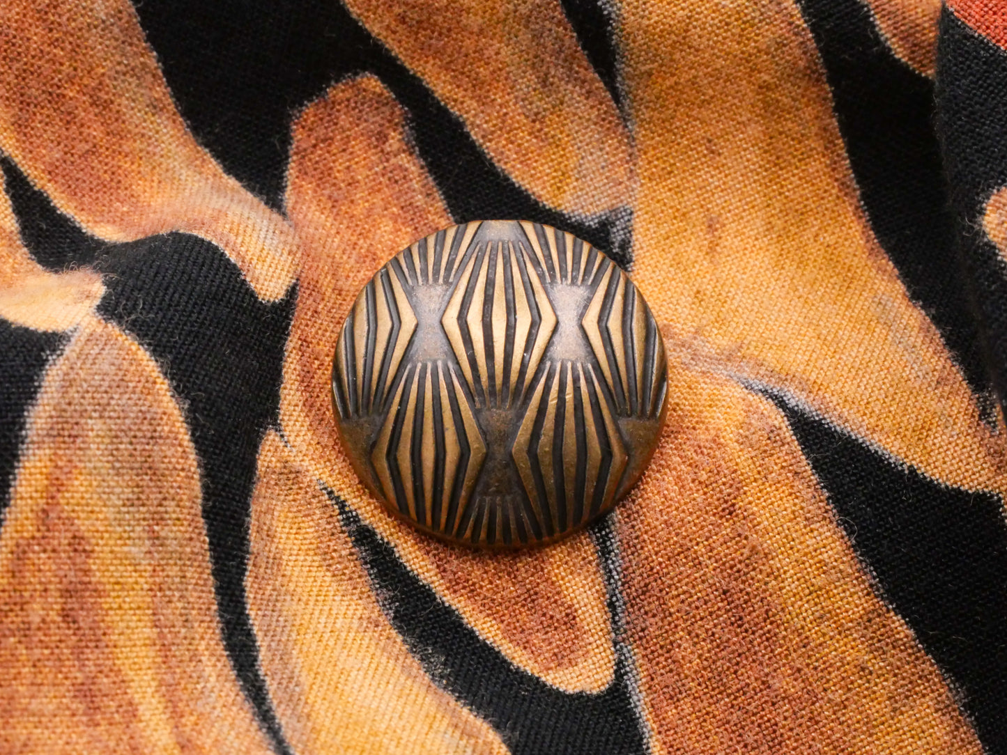 Art Deco Diamond Pattern Bronze Colored Metal Button 20mm