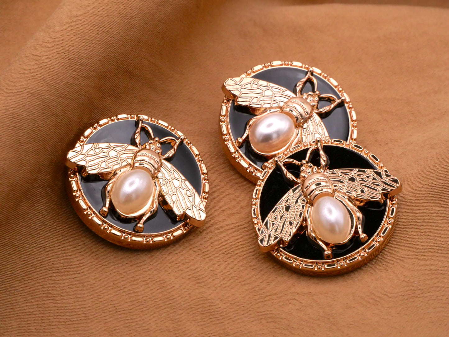 Bee Soft Gold Black Enamel Faux Pearl Metal Button 22mm