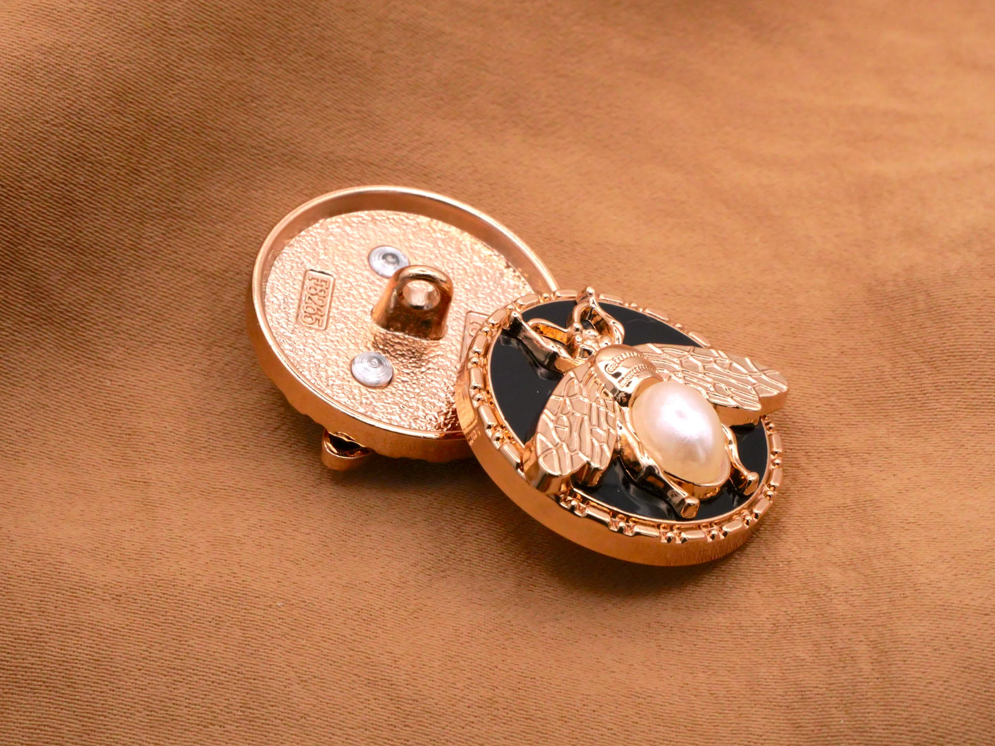 Bee Soft Gold Black Enamel Faux Pearl Metal Button 22mm