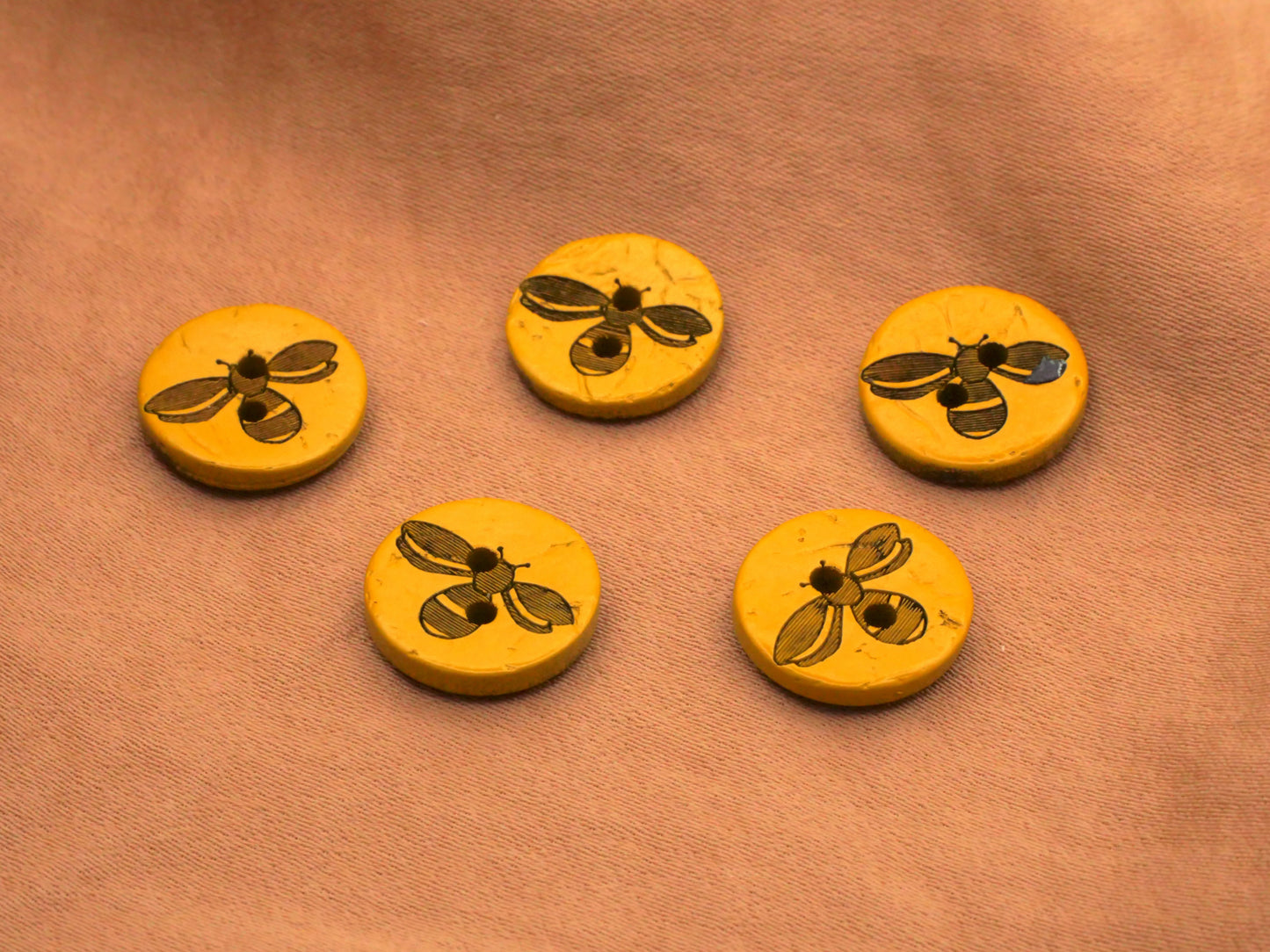 Bee Yellow Coconut Shell Sew-Thru Set of Five Buttons 13mm