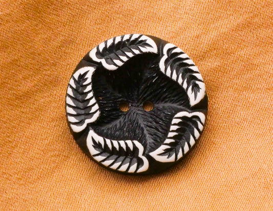 Buffed Celluloid Leaves Wreath Black Early Plastic Button 22mm