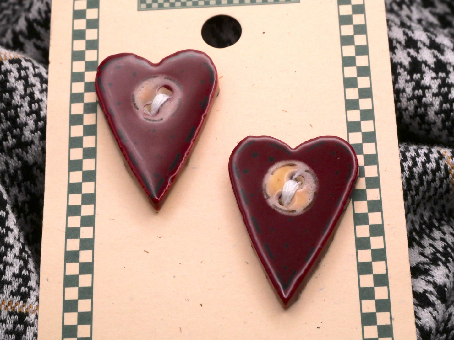 Ceramic Long Heart Hand-Painted Button 19x28mm