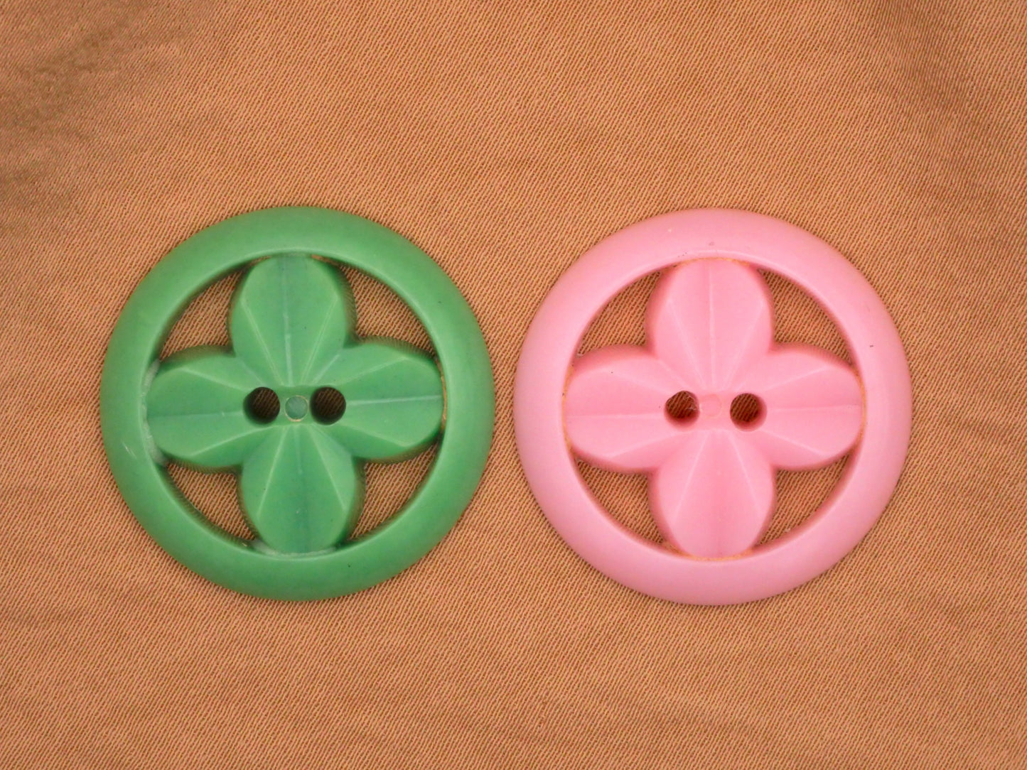 Clover Early Plastic Pink Green Button Various 27mm