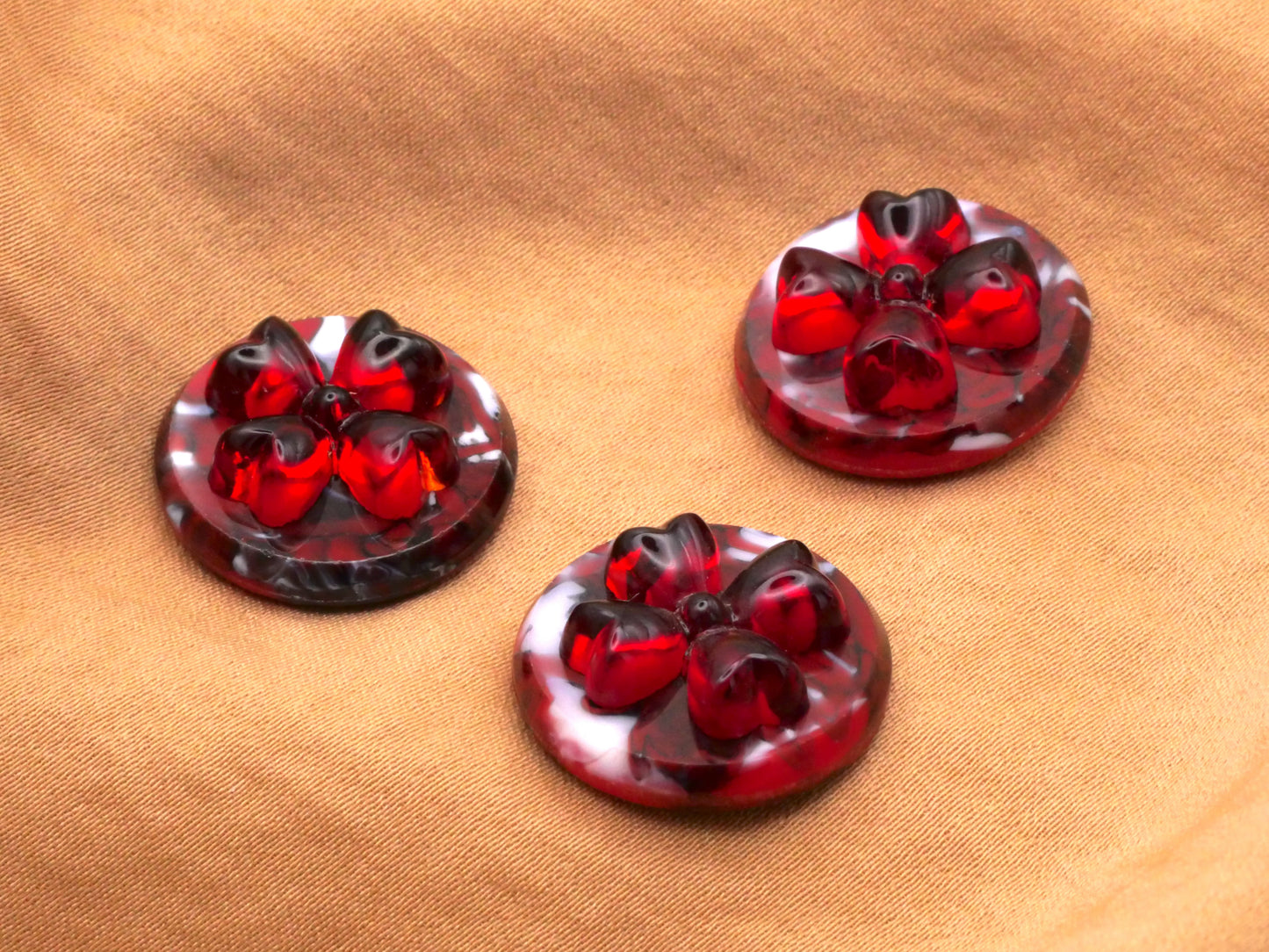 Clover Marbled Glass Red Green Various Button 20mm