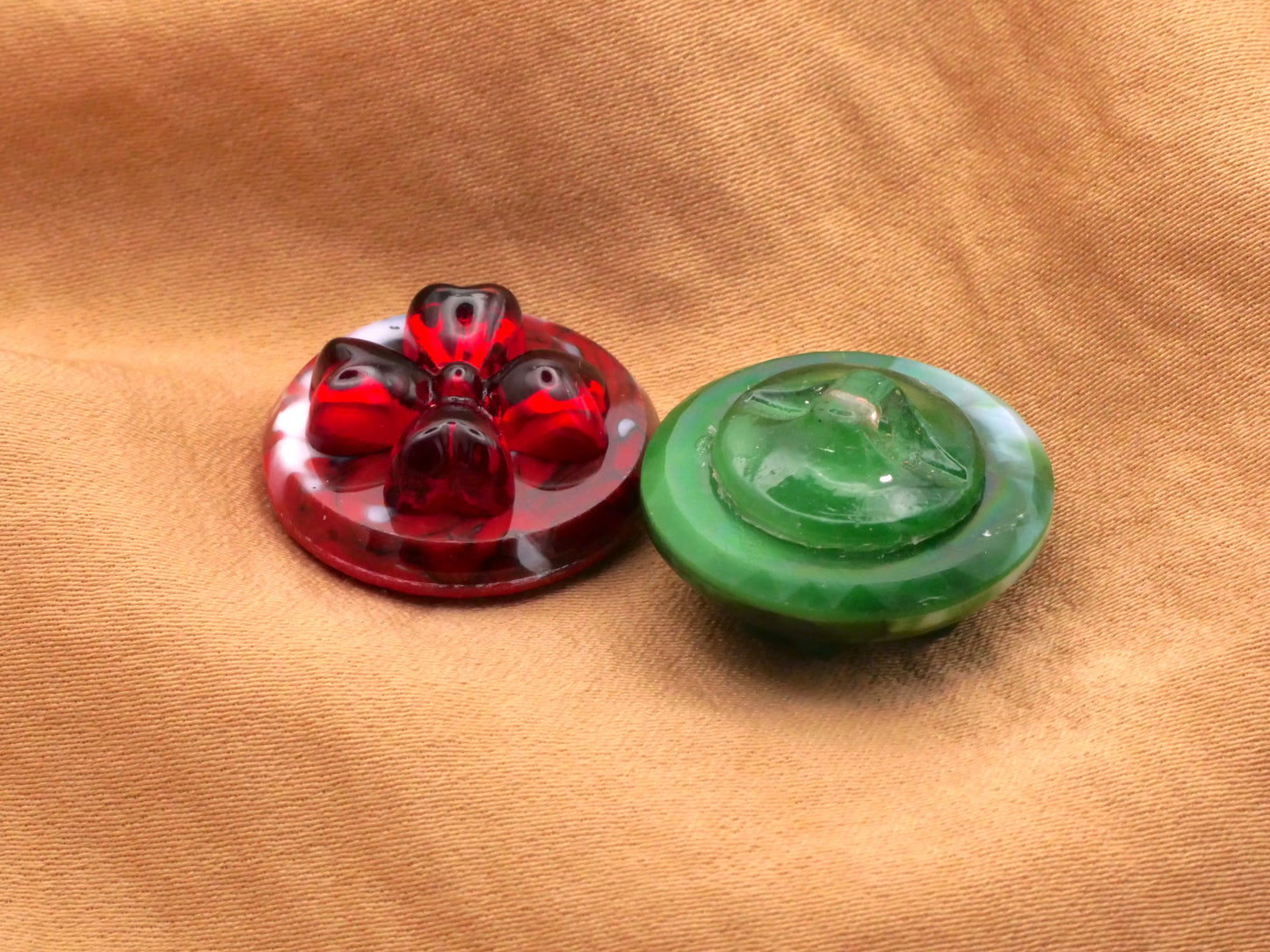 Clover Marbled Glass Red Green Various Button 20mm