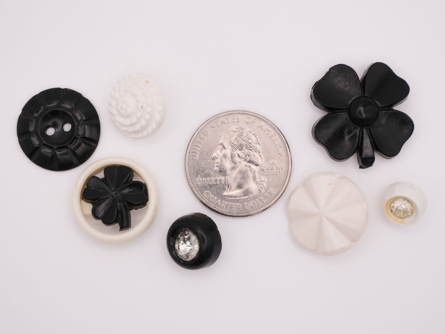 Clover Shamrock Black White Vintage Plastic Set of Seven Buttons 10-24mm