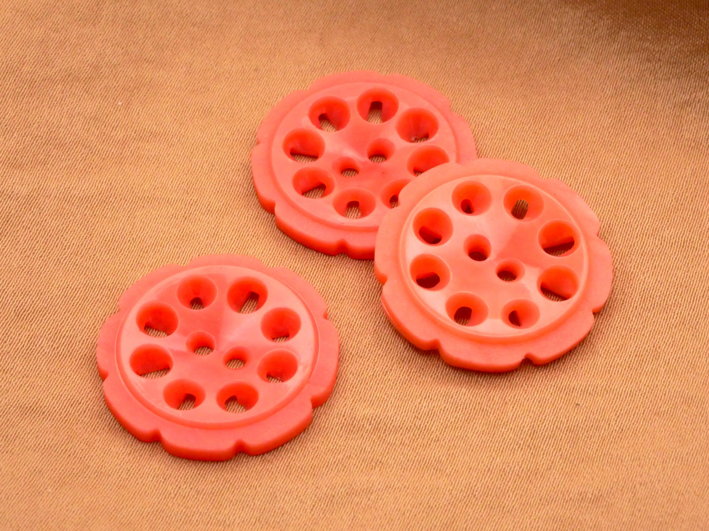 Circle Wreath Design Early Plastic French Coral Green Blue Button Various 22mm