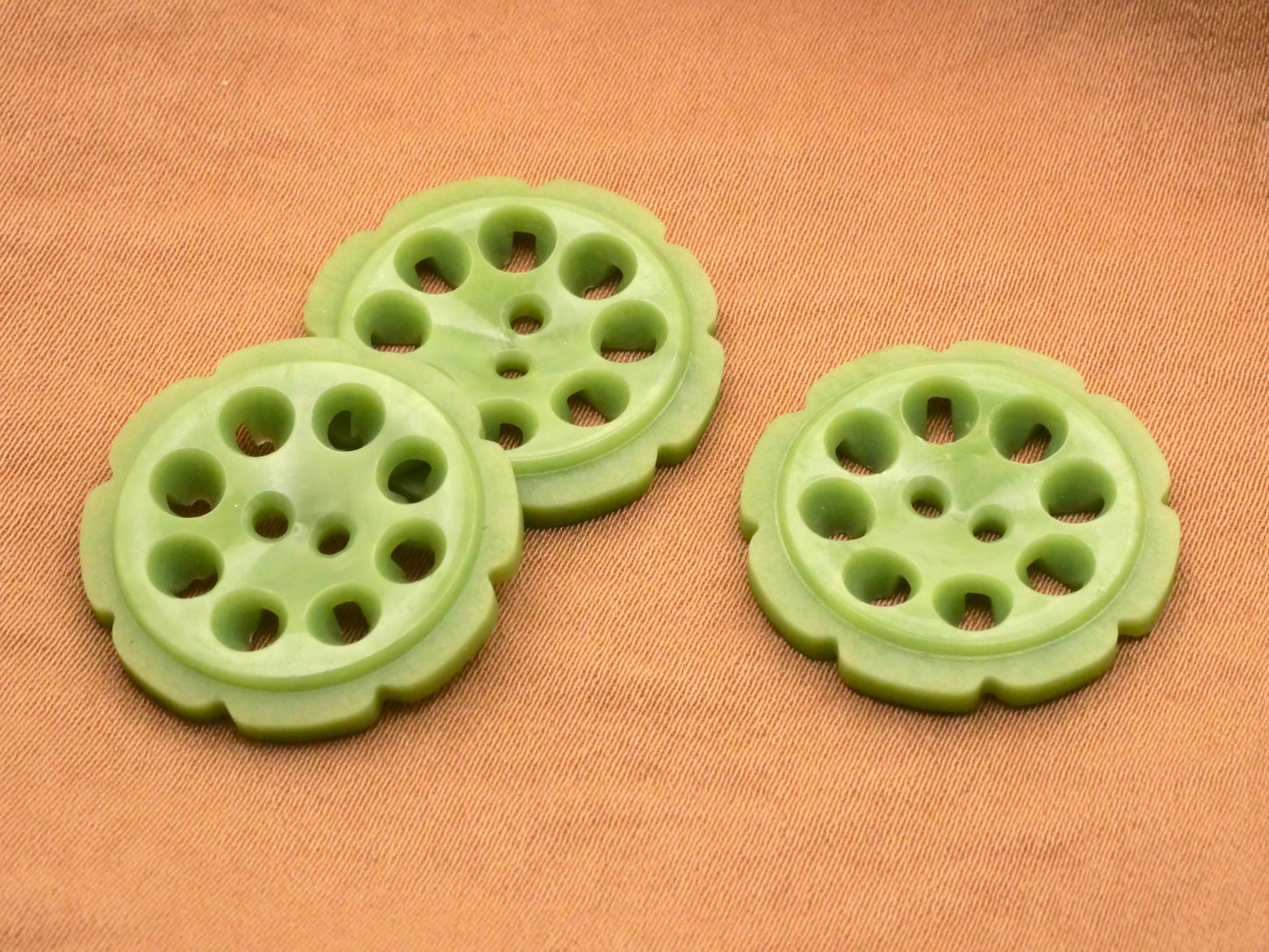 Circle Wreath Design Early Plastic French Coral Green Blue Button Various 22mm