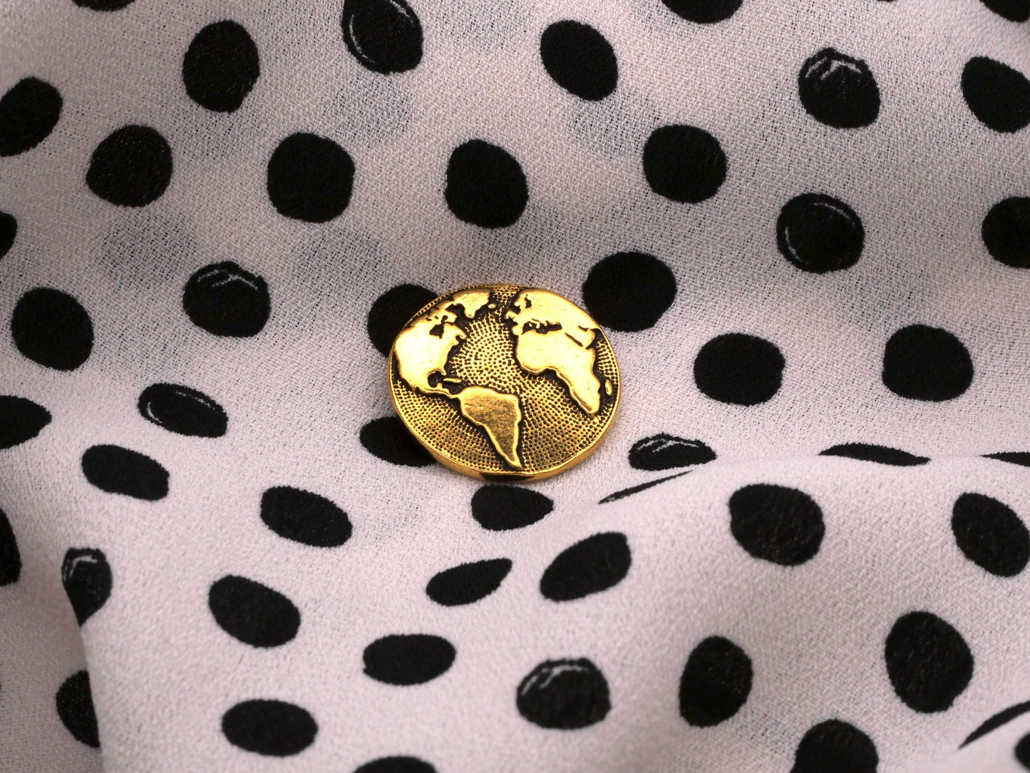 Earth Globe World Gold Metal Button 16mm