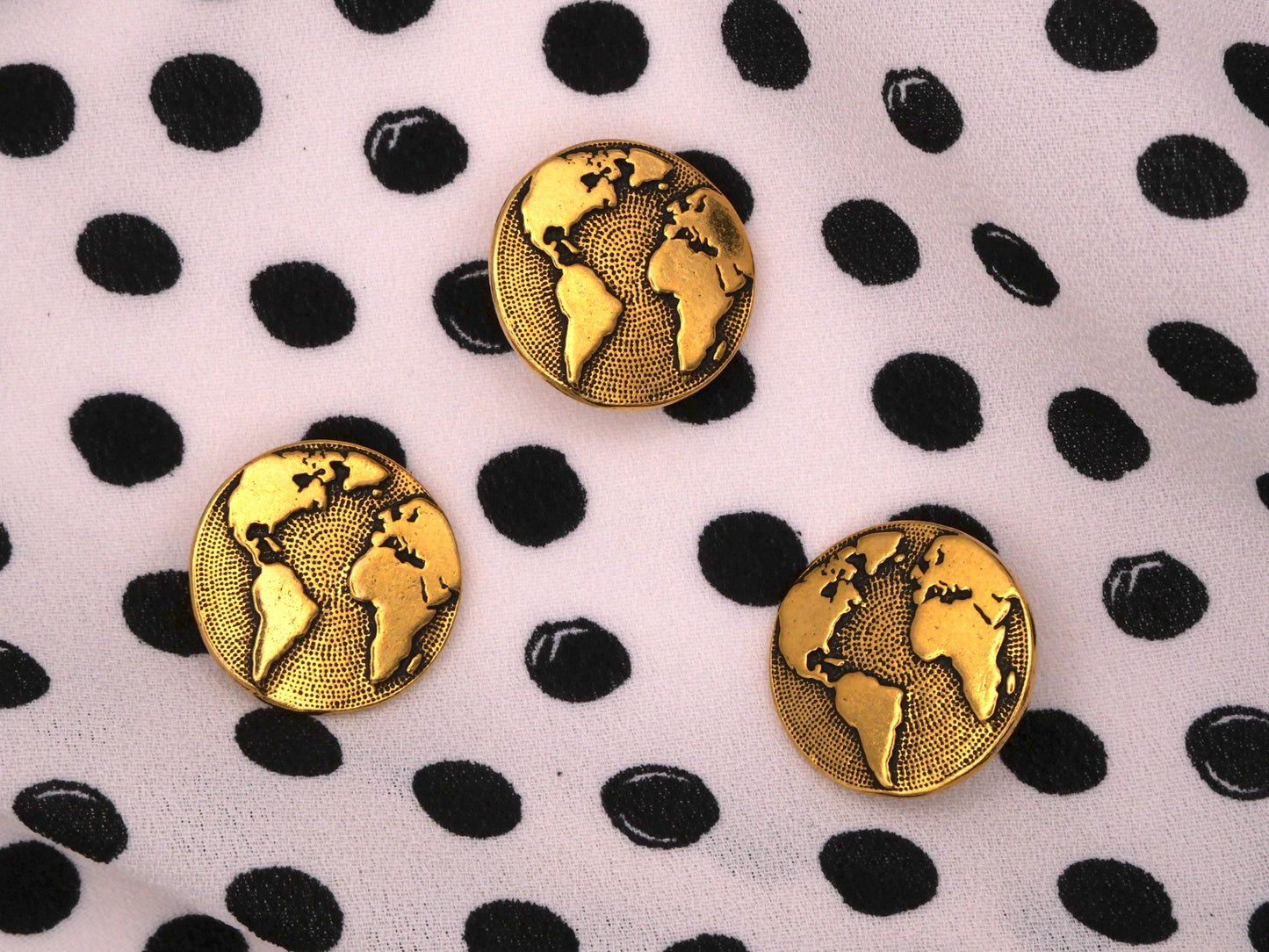 Earth Globe World Gold Metal Button 16mm