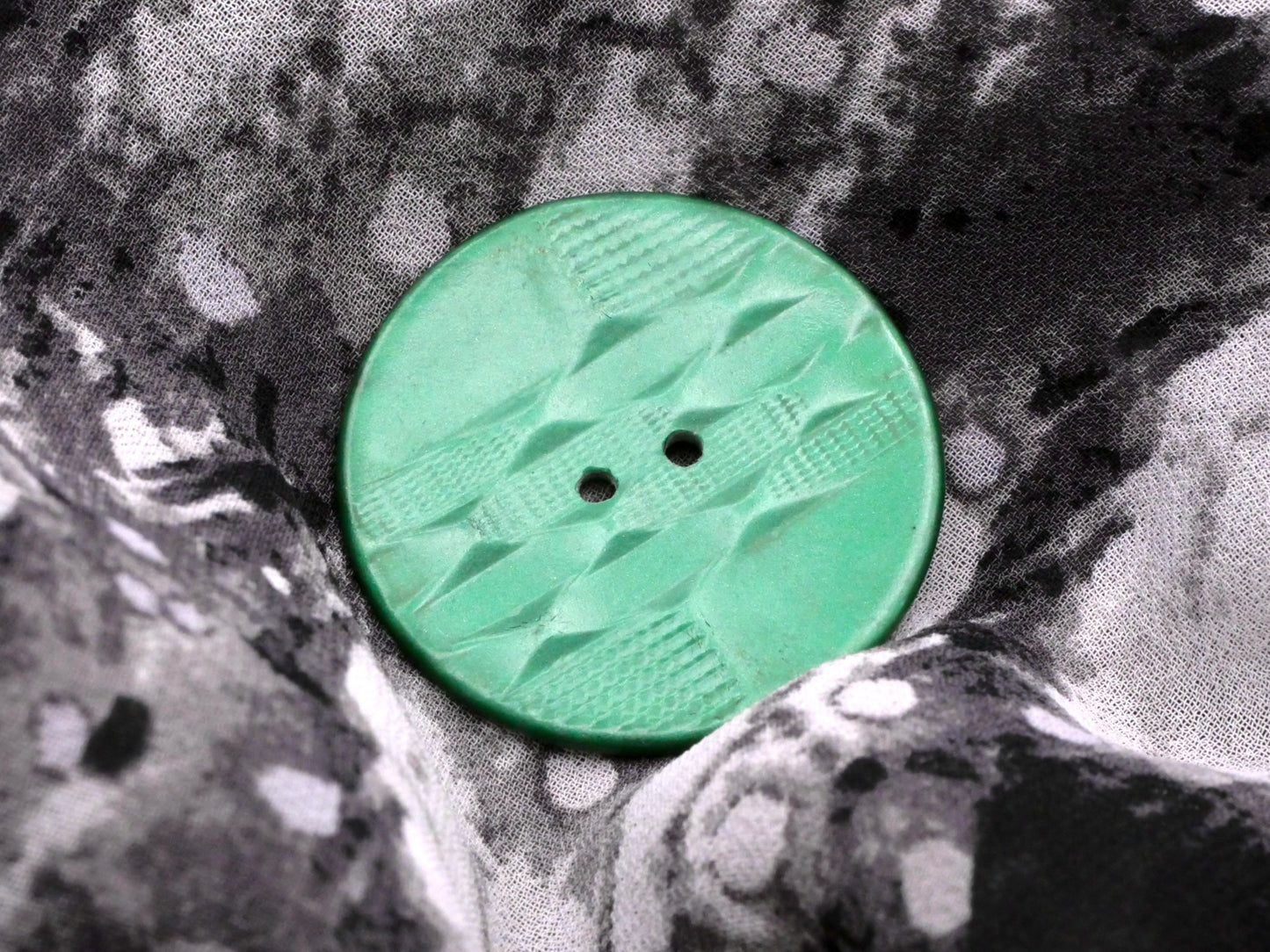 Emerald Green Wave Weave Early Plastic England Button 34mm