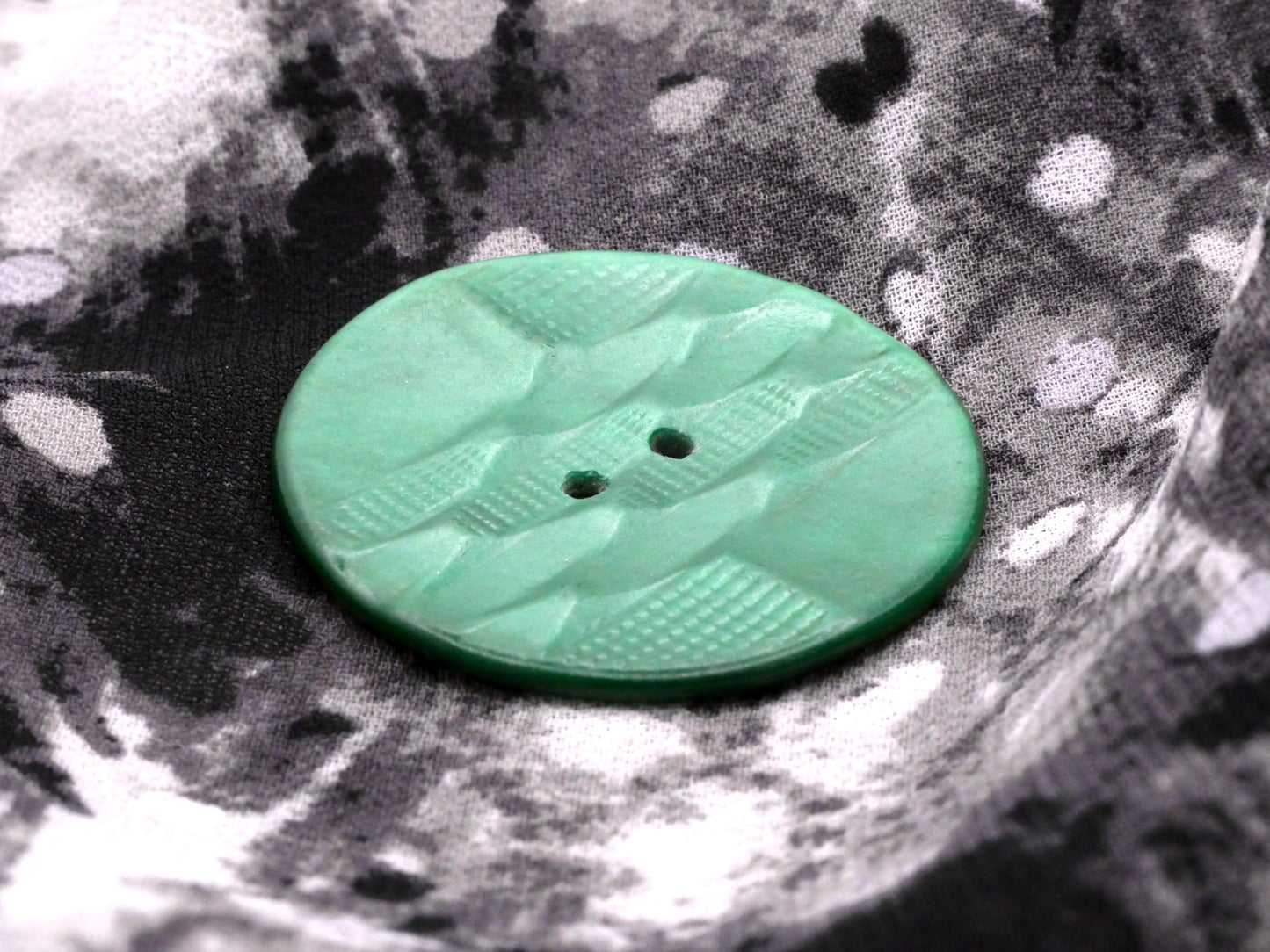 Emerald Green Wave Weave Early Plastic England Button 34mm