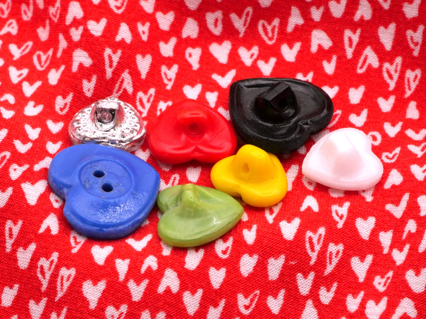 All Hearts Glass Set of Seven Buttons 11-18mm