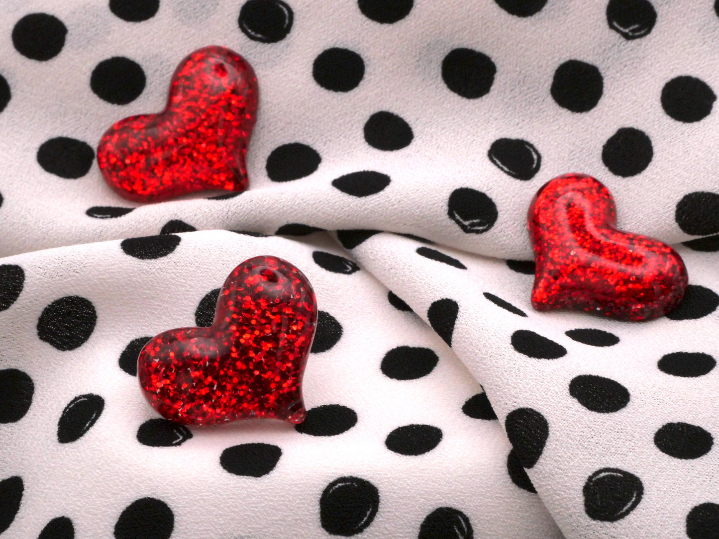 Red Glitter Heart Set of Three Resin Buttons 17x21mm