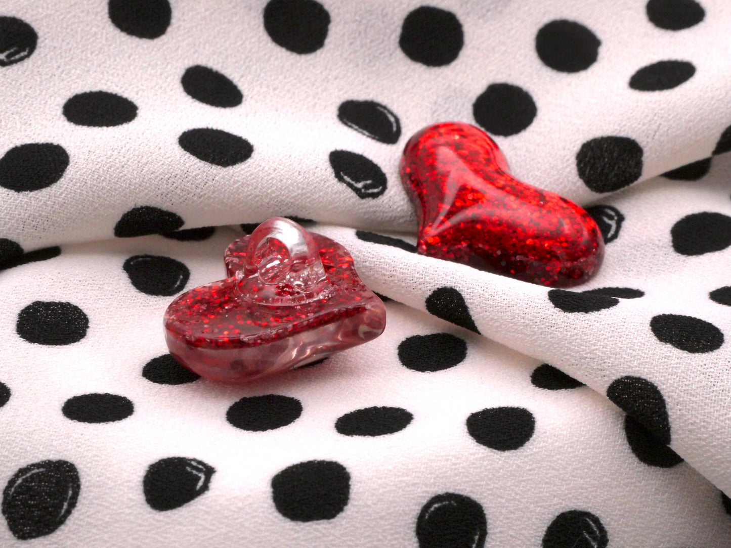 Red Glitter Heart Set of Three Resin Buttons 17x21mm