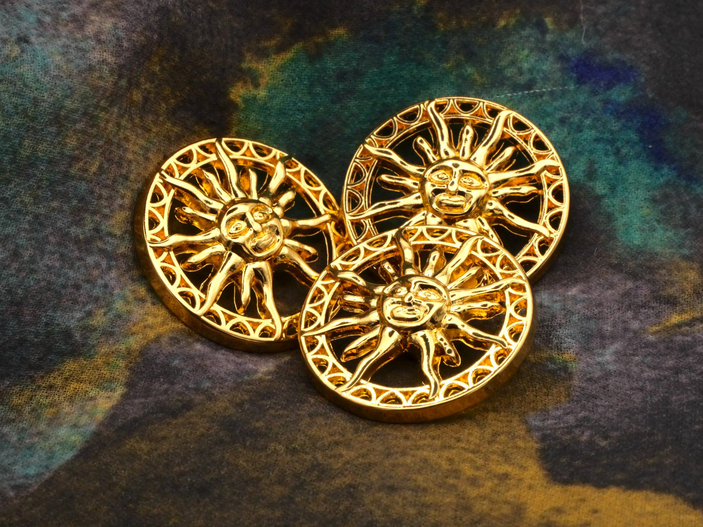 Golden Sun Rays Celestial Button 23mm