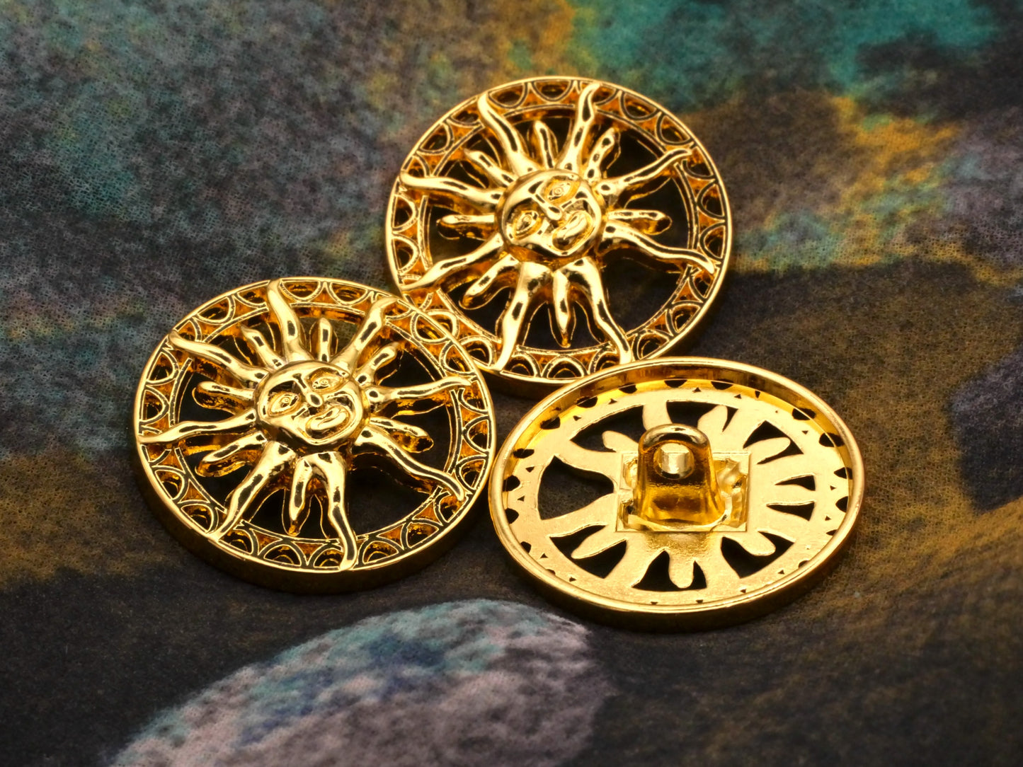 Golden Sun Rays Celestial Button 23mm