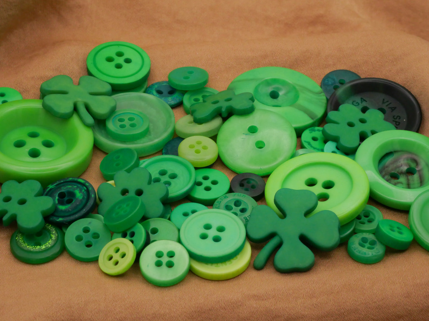 Green Clover Shamrock St Patricks Day Set of Fifty-Five Buttons 9-30mm