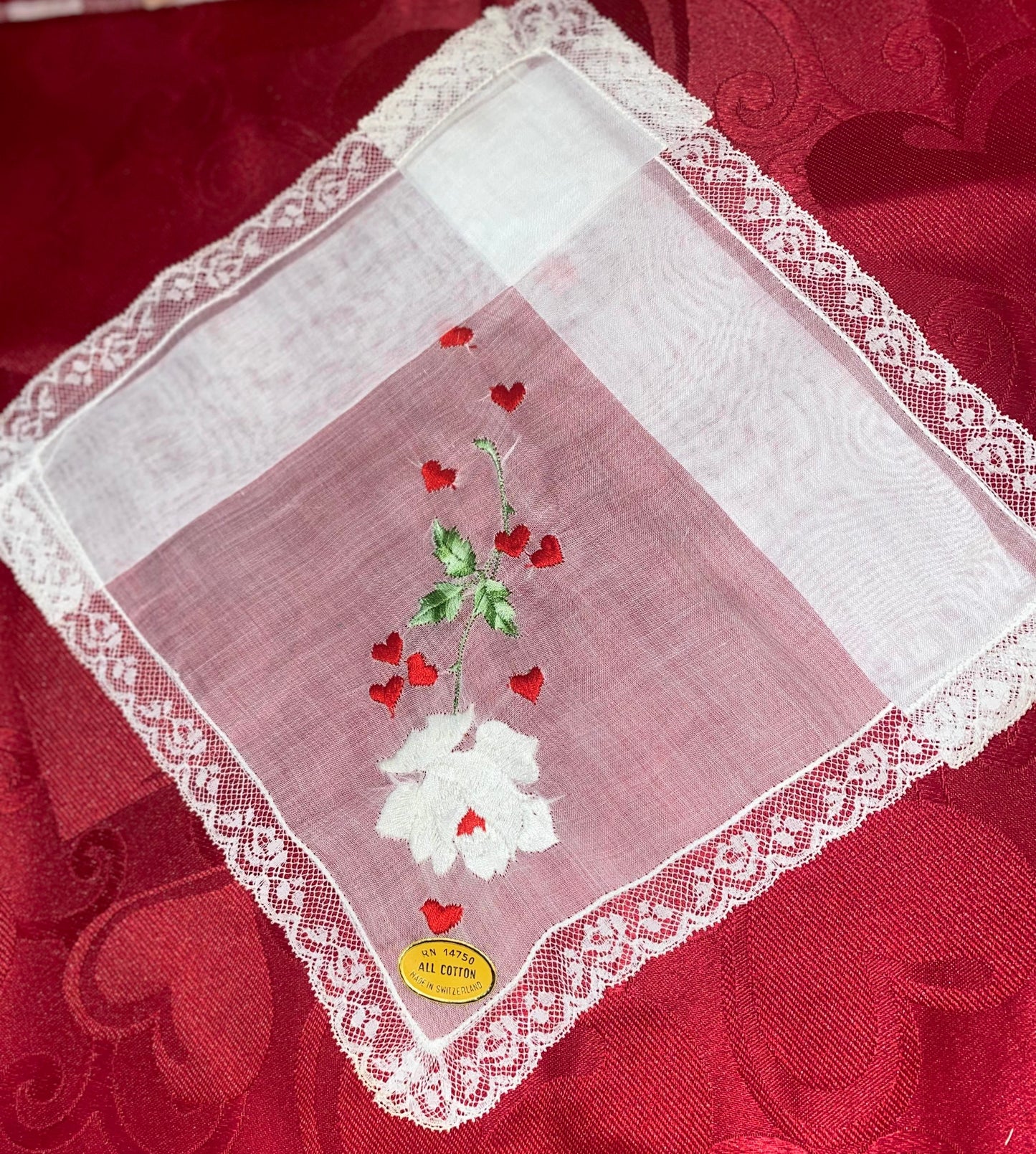 Hankie Embroidered White Rose Hearts Lace Edge Vintage Handkerchief